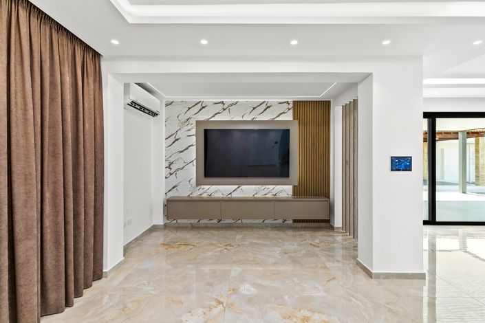 Image No.10-5 Bed Villa for sale