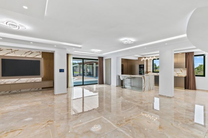 Image No.12-5 Bed Villa for sale