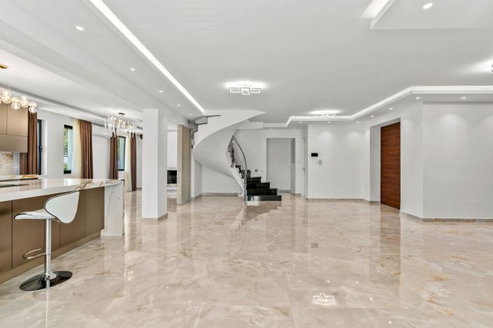 Image No.24-5 Bed Villa for sale