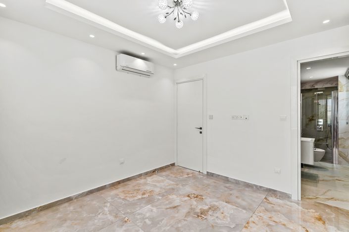 Image No.27-5 Bed Villa for sale