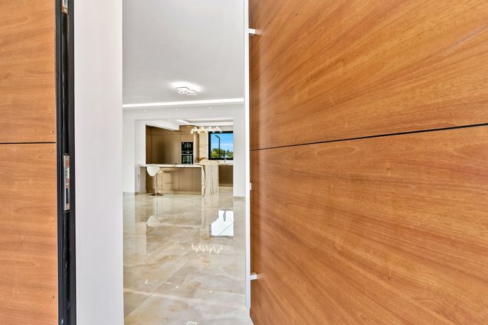 Image No.7-5 Bed Villa for sale