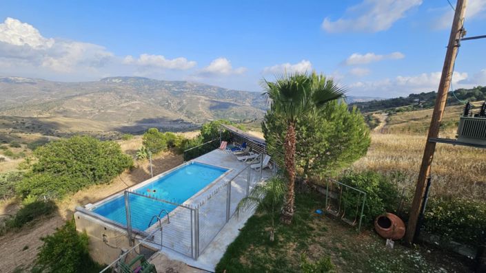 Image No.1-9 Bed House for sale