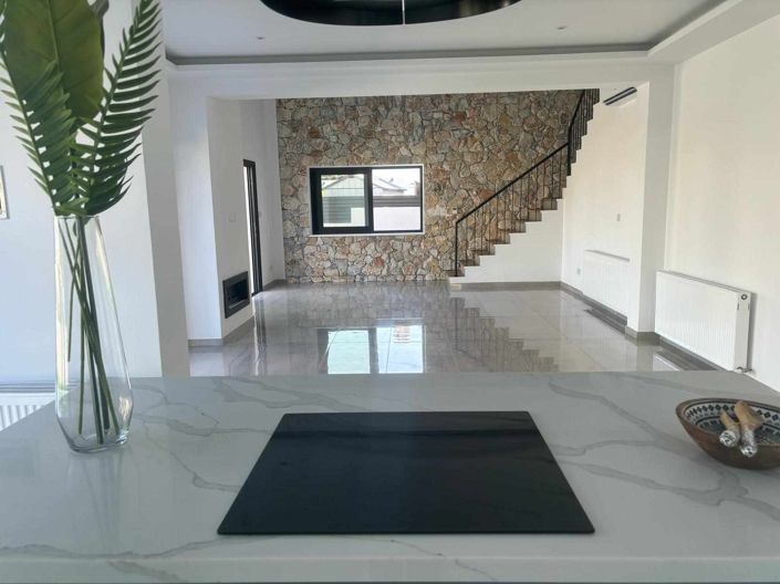 Image No.17-3 Bed Villa for sale