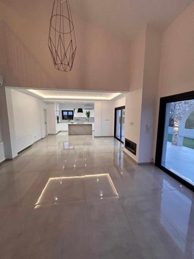 Image No.18-3 Bed Villa for sale