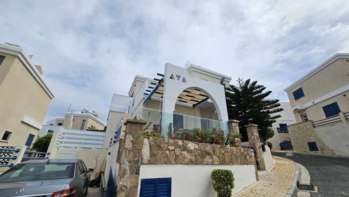 Image No.2-3 Bed House for sale