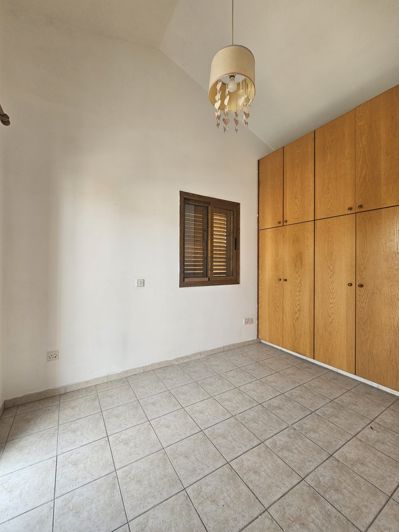 Image No.11-3 Bed House for sale