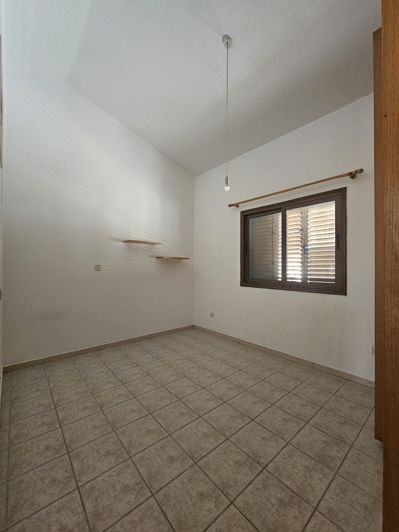 Image No.15-3 Bed House for sale