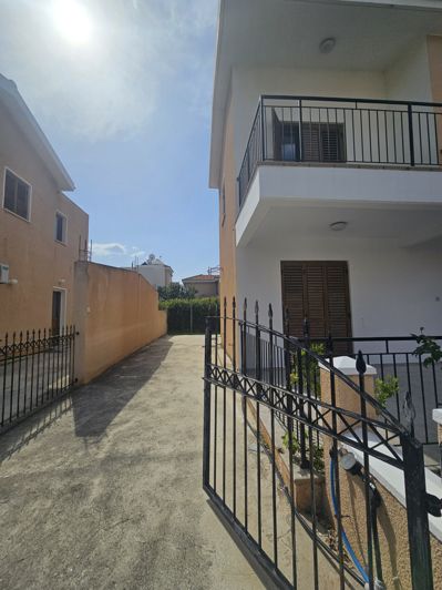 Image No.17-3 Bed House for sale