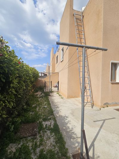 Image No.18-3 Bed House for sale