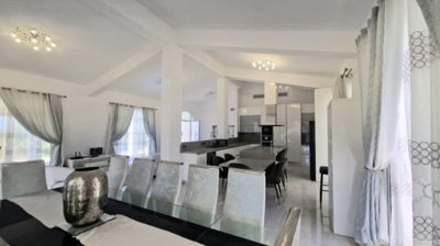 60298-bungalow-for-sale-in-sea-cavesorig