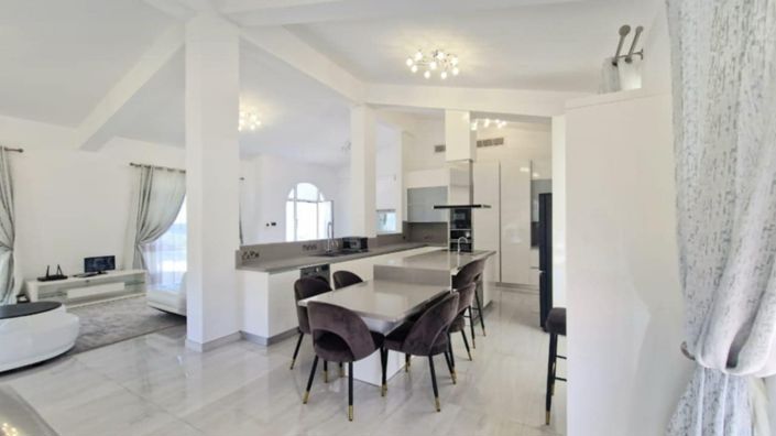 Image No.12-4 Bed House for sale