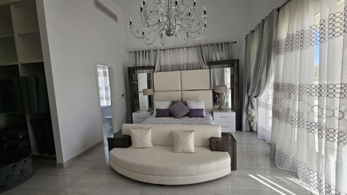 Image No.19-4 Bed House for sale