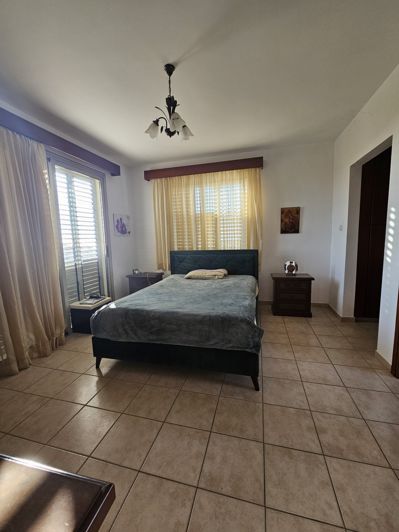 Image No.10-4 Bed House for sale