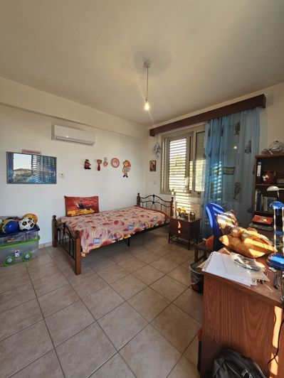 Image No.18-4 Bed House for sale