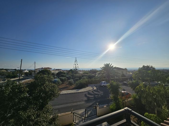 Image No.20-4 Bed House for sale