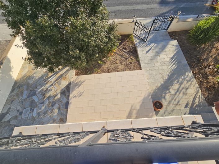 Image No.21-4 Bed House for sale