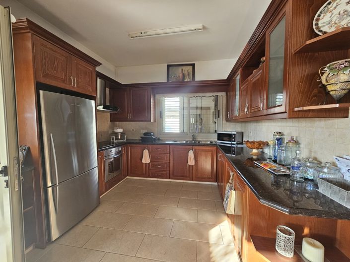 Image No.3-4 Bed House for sale