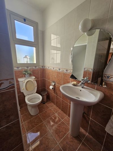 Image No.7-4 Bed House for sale