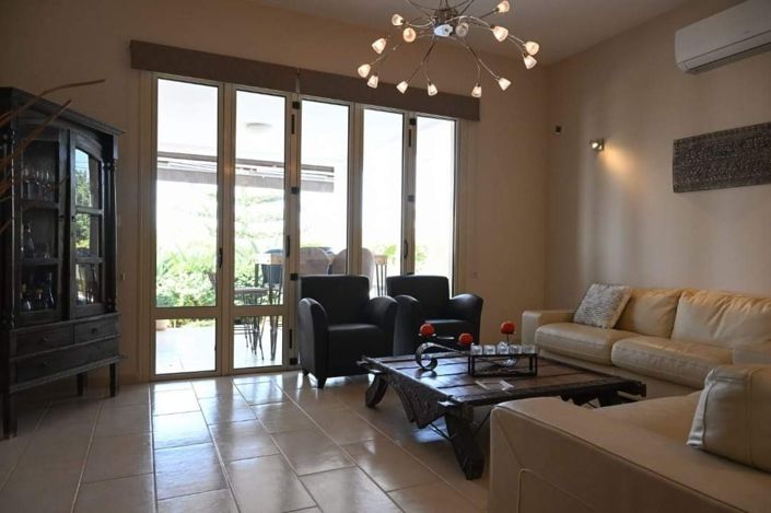 Image No.30-5 Bed House for sale