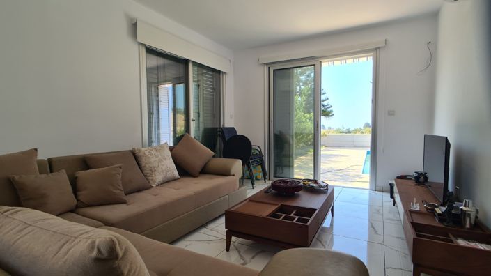 Image No.11-2 Bed House for sale