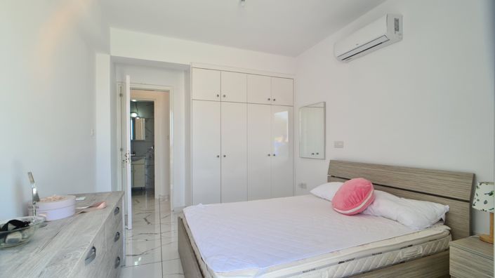 Image No.14-2 Bed House for sale