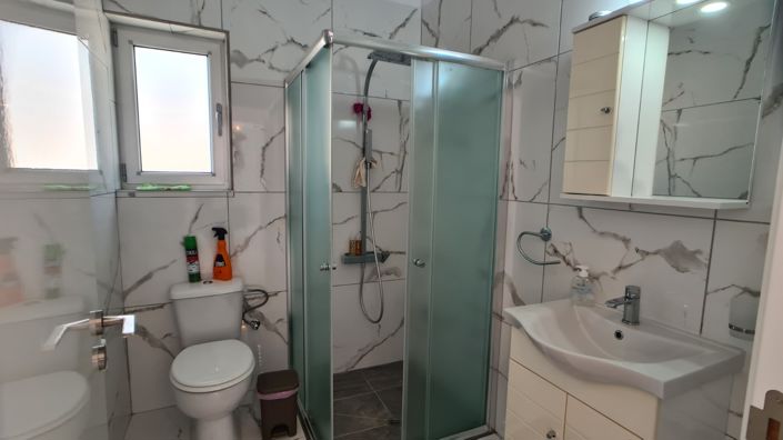 Image No.20-2 Bed House for sale