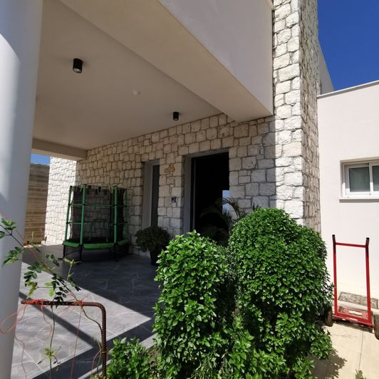 Image No.32-4 Bed House for sale