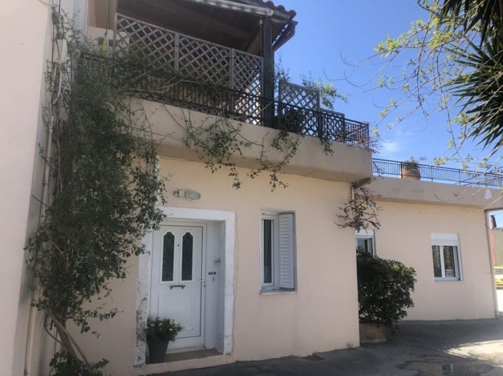Arkadi, House