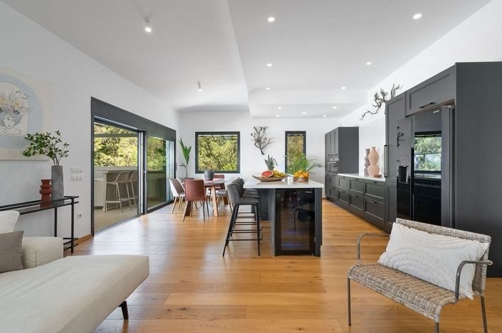 Image No.4-5 Bed Villa for sale