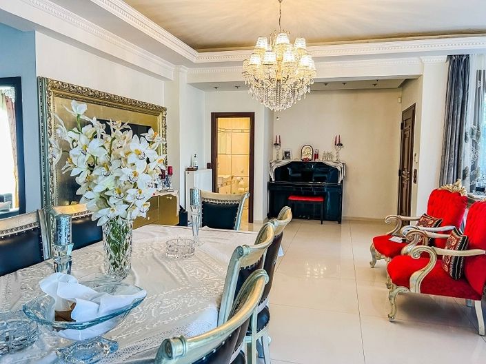 Image No.4-8 Bed Villa for sale