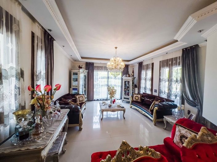 Image No.6-8 Bed Villa for sale