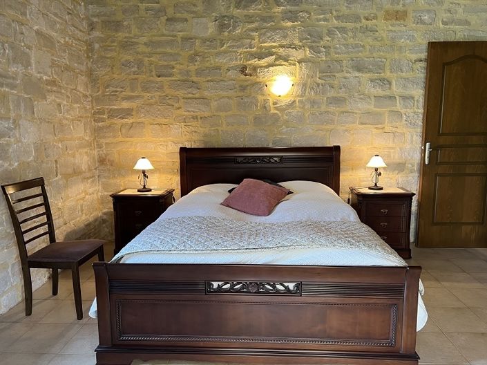 Image No.10-3 Bed House for sale