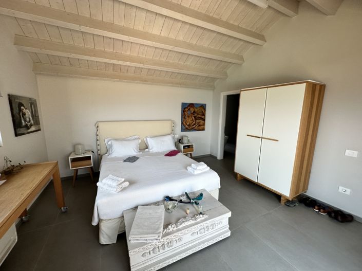 Image No.8-2 Bed Villa for sale