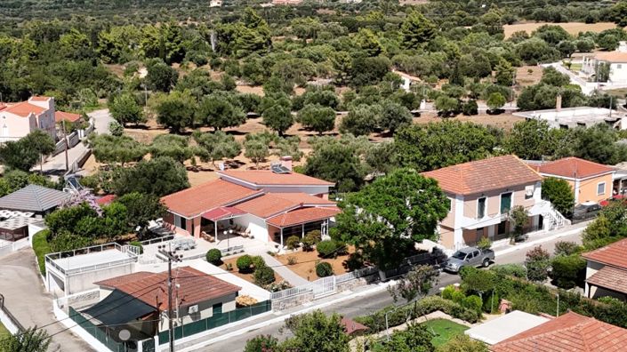 Image No.1-3 Bed House for sale