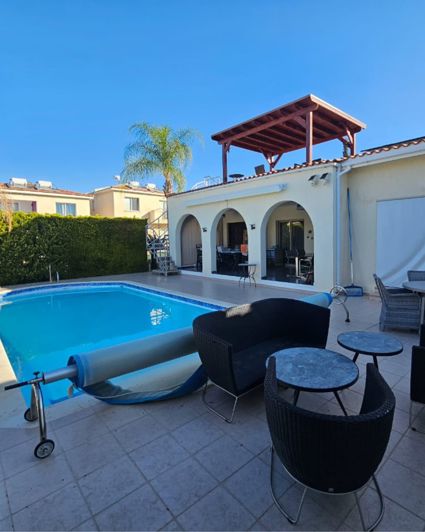 Image No.1-3 Bed House for sale