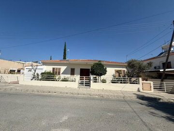 Propriété de 3 chambres à vendre à Aradippou