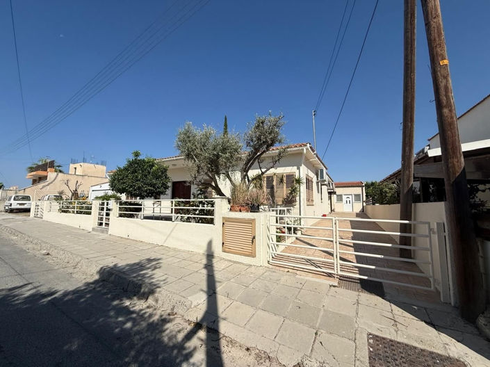 Image No.2-Propriété de 3 chambres à vendre à Aradippou