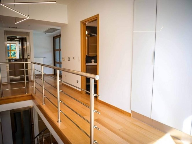 Image No.10-6 Bed House for sale