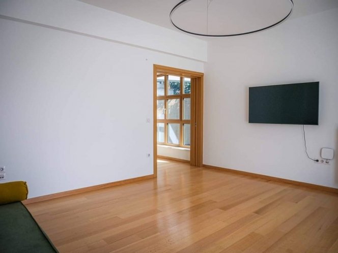 Image No.11-6 Bed House for sale