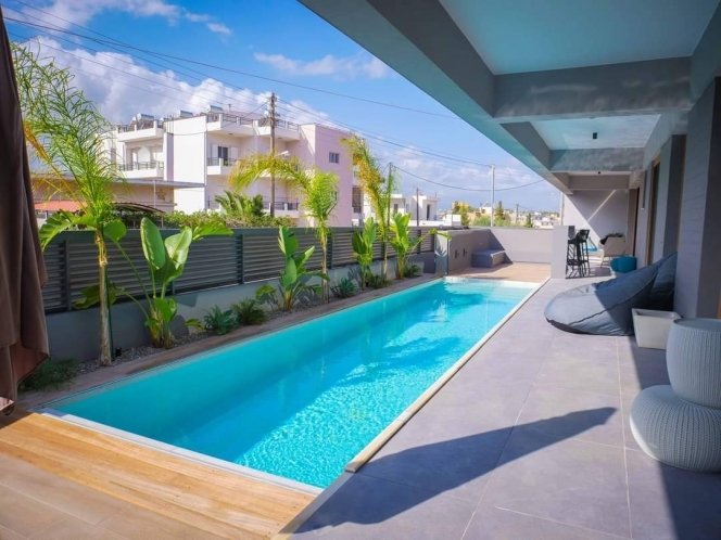 Image No.16-6 Bed House for sale