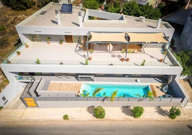 Image No.2-6 Bed House for sale