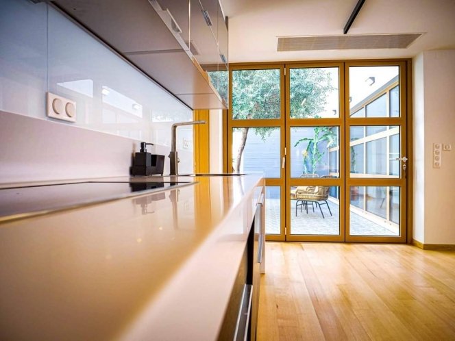 Image No.23-6 Bed House for sale