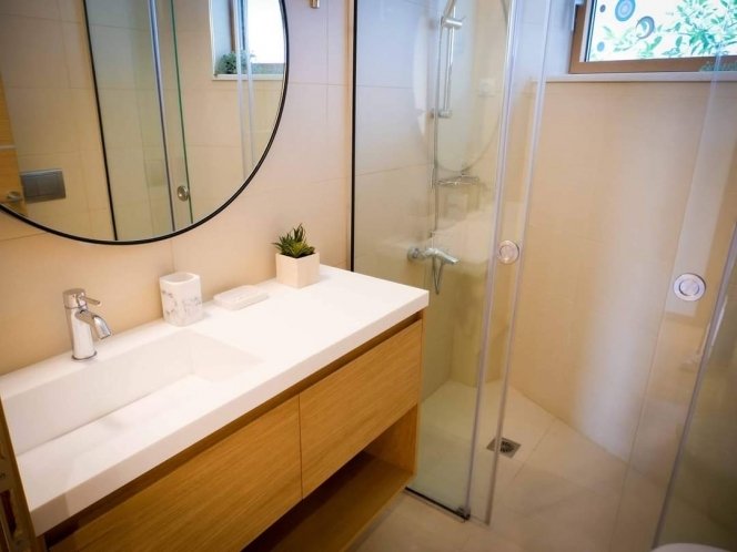 Image No.5-6 Bed House for sale