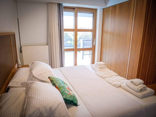 Image No.7-6 Bed House for sale