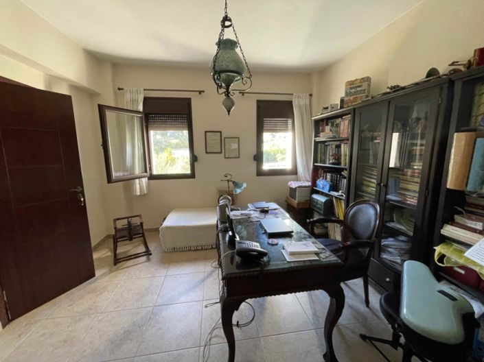 Image No.16-5 Bed House for sale