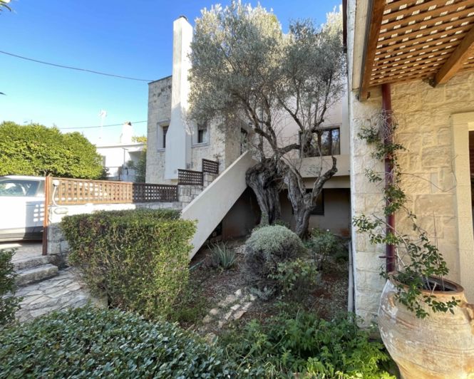 Image No.2-5 Bed House for sale