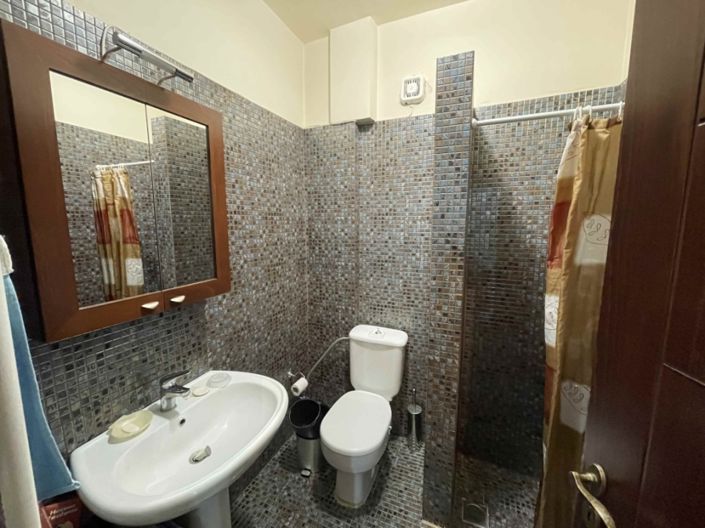 Image No.7-5 Bed House for sale