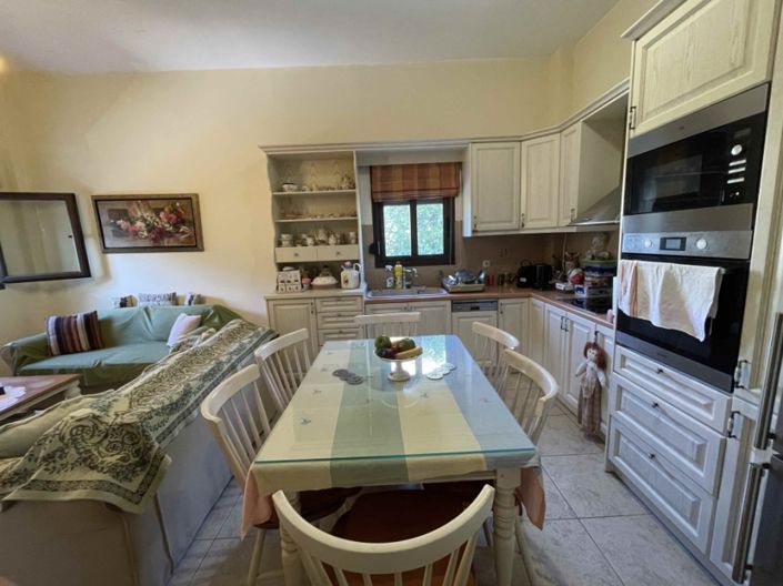 Image No.8-5 Bed House for sale