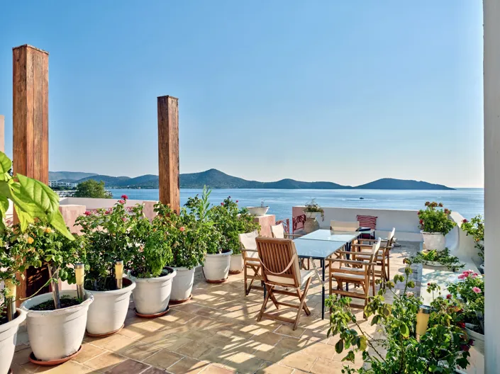 Image No.19-8 Bed House for sale