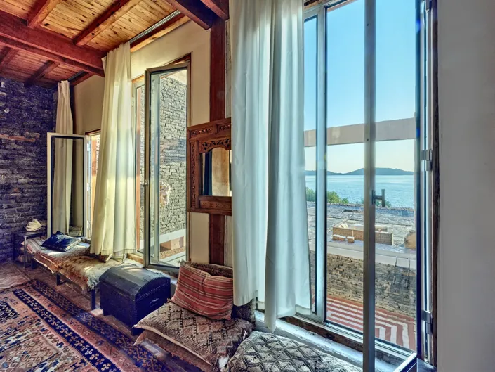 Image No.9-8 Bed House for sale